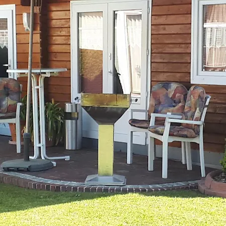 Familienurlaub In Ostfriesland Fuer Max 7 Pers In 2 Wohnungen, Auch Einzeln Apartment Utarp