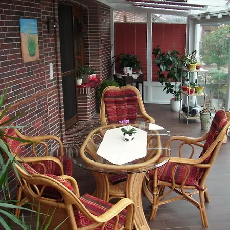 Familienurlaub In Ostfriesland Für Max 7 Pers In 2 Wohnungen, Auch Einzeln Apartment Utarp